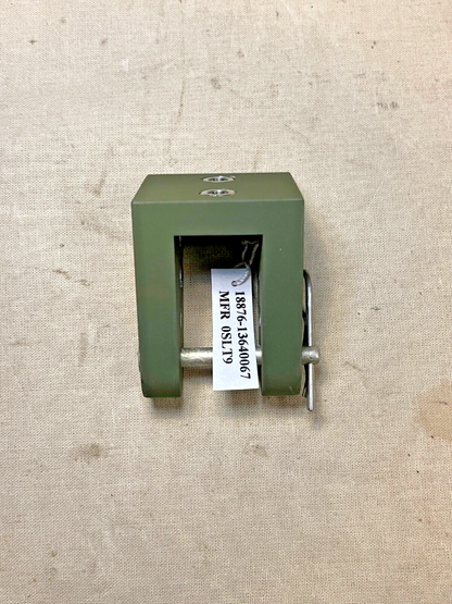 BRADLEY FIGHTING VEHICLE 13640067 HOLD DOWN BRACKET ASSEMBLY 5340-01-589-3897