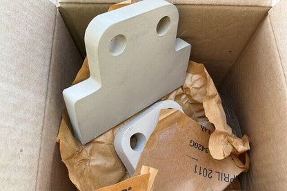 GENUINE MRAP - COUGAR ISS 1.0, 1.5 OSHKOSH 3811716 MOUNTING PLATE HARDSTOP