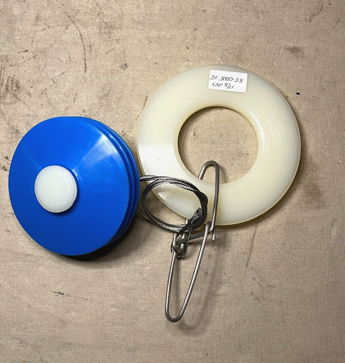 NAVSEA 3F3000-33 DUST AND MOISTURE PROTECTIVE PLUG NSN 5340-01-515-3629