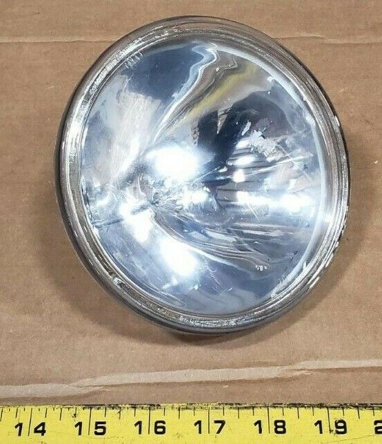 #4581 (28V/450W) PAR46 SEALED BEAM SCREW TERMINAL BASE