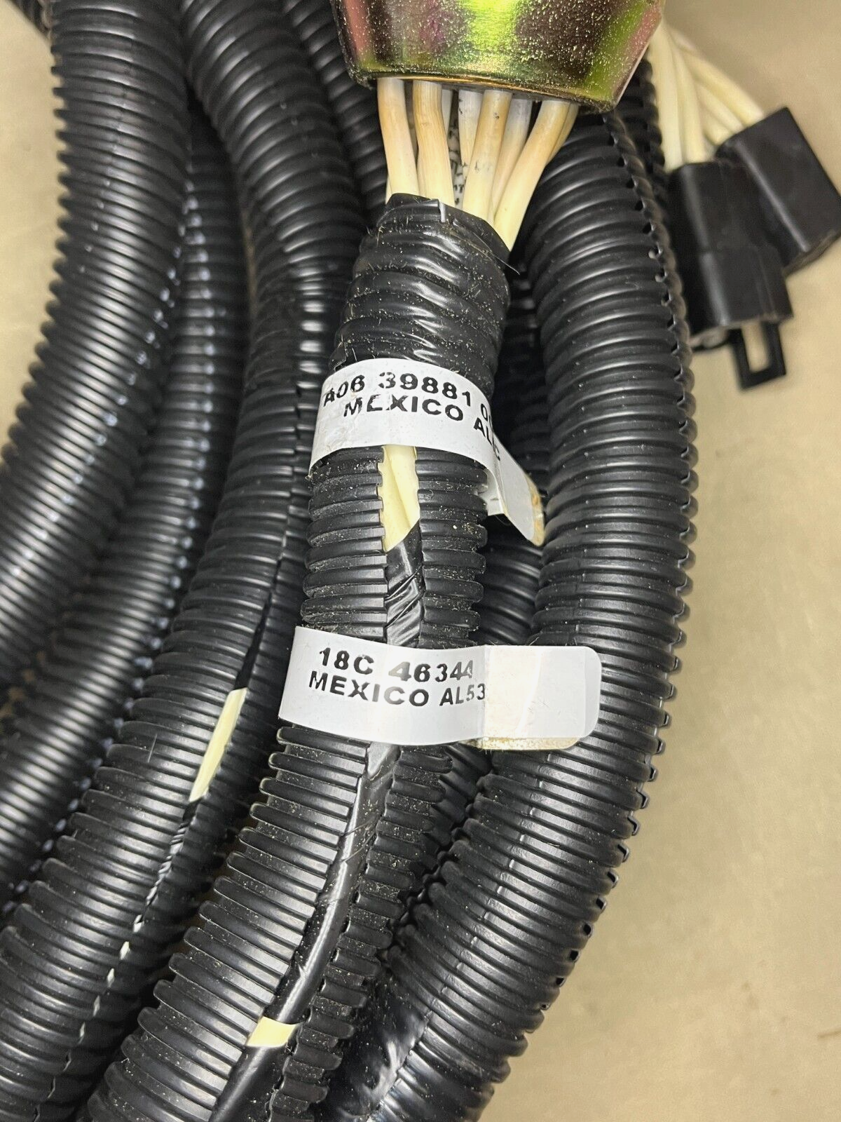 M-915 TRUCK A06-39881-004 ELECTRICAL RECEPTACLE CONNECTOR CABLE 5935-01-523-4621