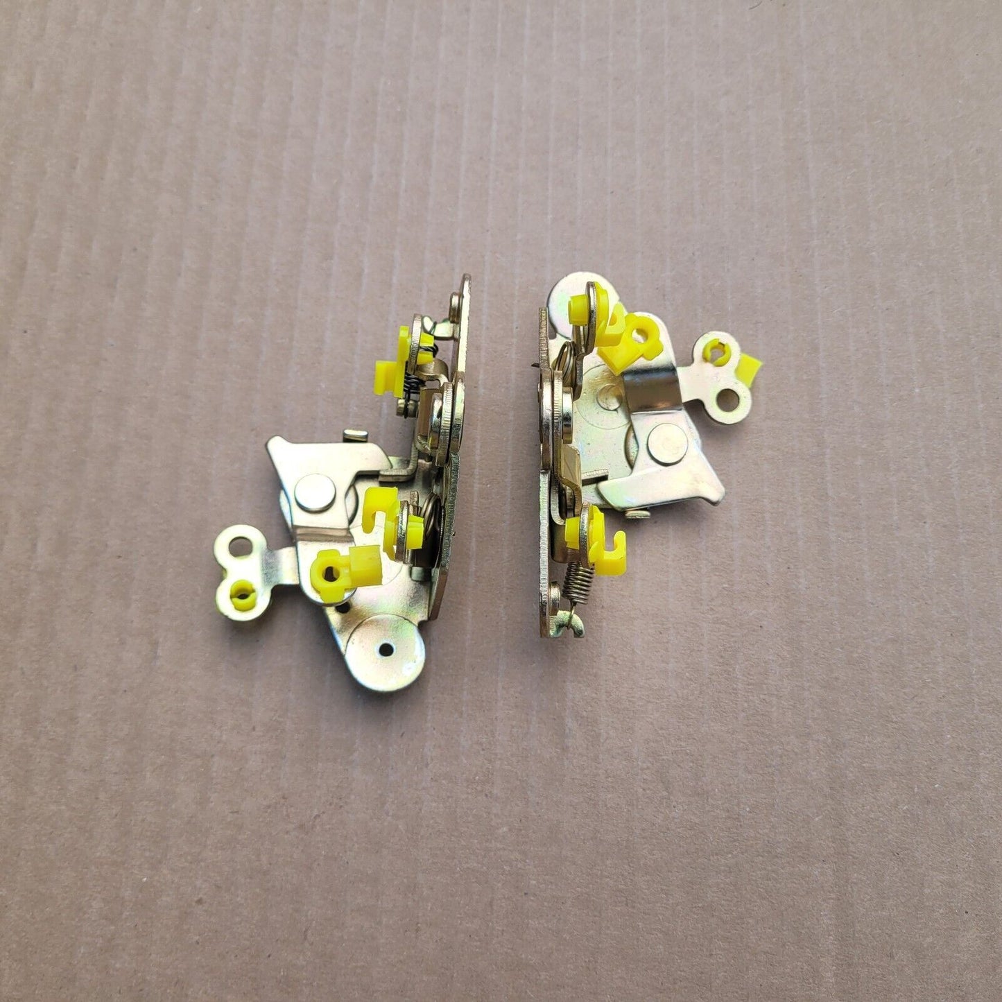 LMTV/MTV/FMTV A PAIR LATCH DOOR ASSEMBLY L/H R/H 12417477, 12417478