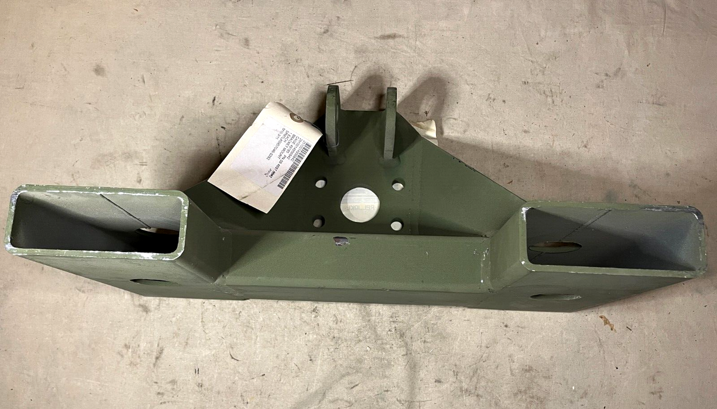 TX51-19M FORKLIFT TEREX 09.4697.0002 MOUNTING BRACKET 3216J110 2510-01-495-6842