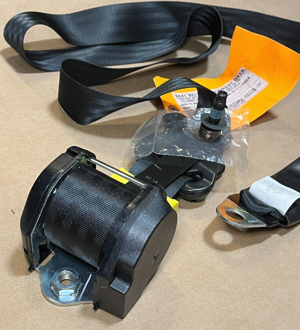 GENUINE IMMI 3-POINT SEAT BELT FOR FIXED, SUSPENSION, AND BENCH SEATS F10850A