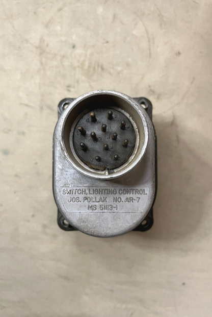 MILITARY HEAD LIGHT SWITCH MS51113-1 24V Green 5930-00-307-8856 M998 HUMVEE M925