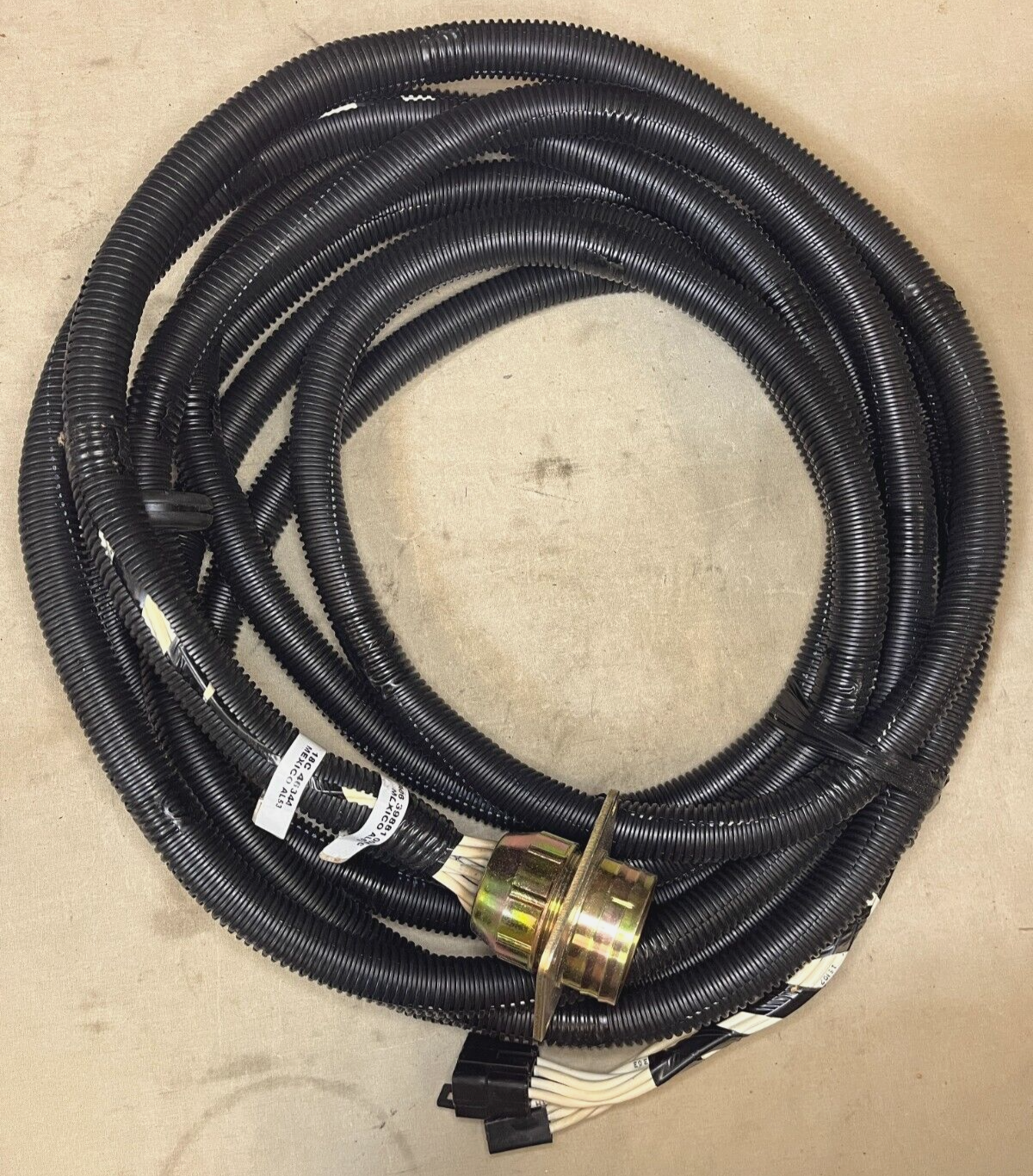 M-915 TRUCK A06-39881-004 ELECTRICAL RECEPTACLE CONNECTOR CABLE 5935-01-523-4621