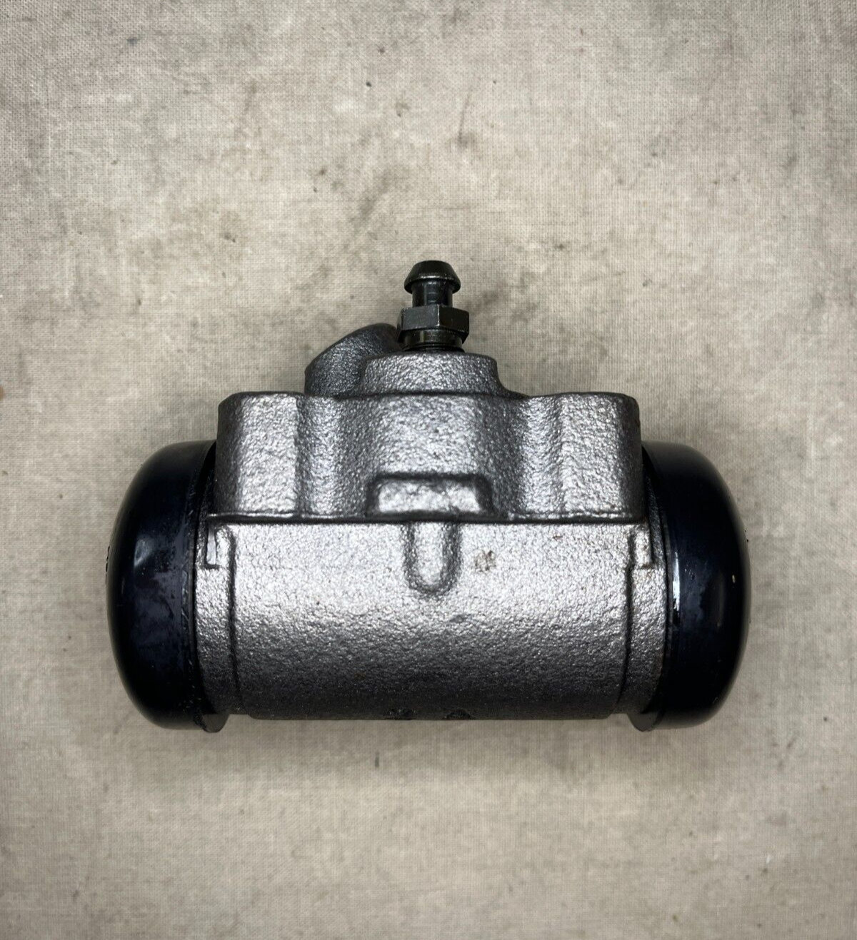 FORD F-350 E7TZ 2261-A HYDRAULIC REAR BRAKE CYLINDER ASSEMBLY 2530-01-314-4438