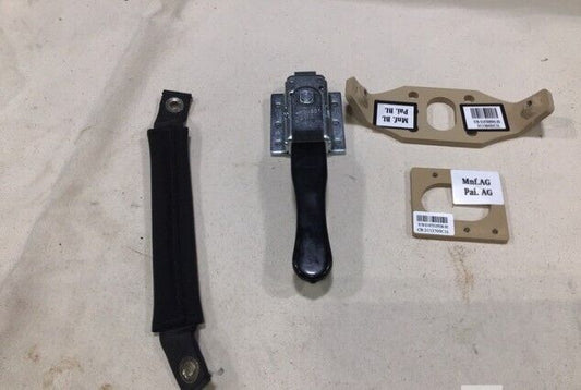 NEW MRAP NAVISTAR DEFENSE 3113704C91L VEHICLE HATCH DOOR KIT, EGRESS HANDLE ASSY