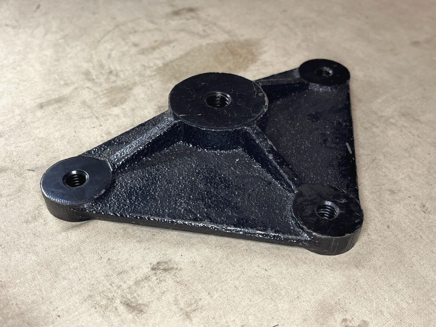 M998 HMMWV TRUCK 12469476 IDLER PULLEY MOUNTING BRACKET GROOVE 5340-01-497-2269