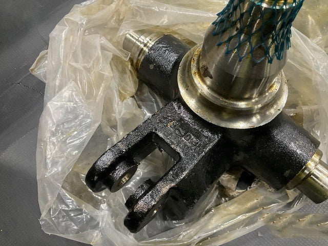 Wheel Spindle H155XL NSN 2530-01-338-7544 - photo 4