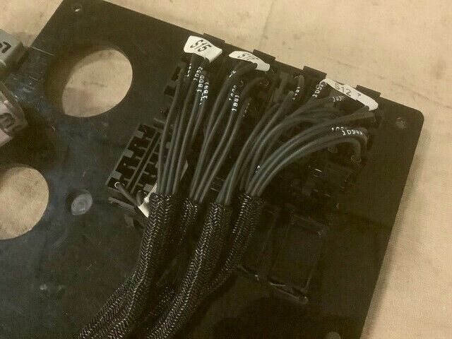 OSHKOSH 3773457 VEHICULAR OPERATION PANEL, RH DASH, M985A4GMT 2510-01-597-9170