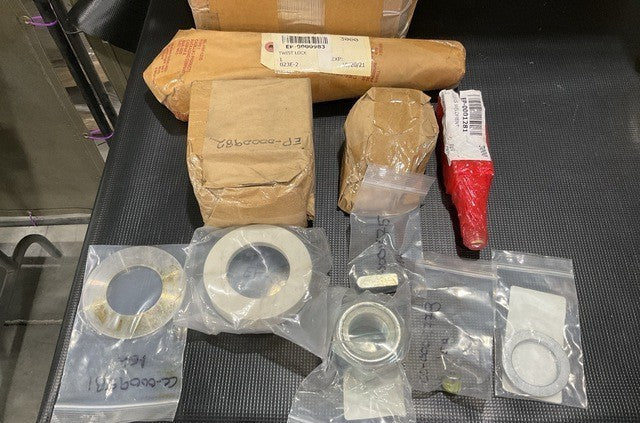 Twist-lock Repair Kit 14J1065 NSN 5340-01-535-1593 - photo 2