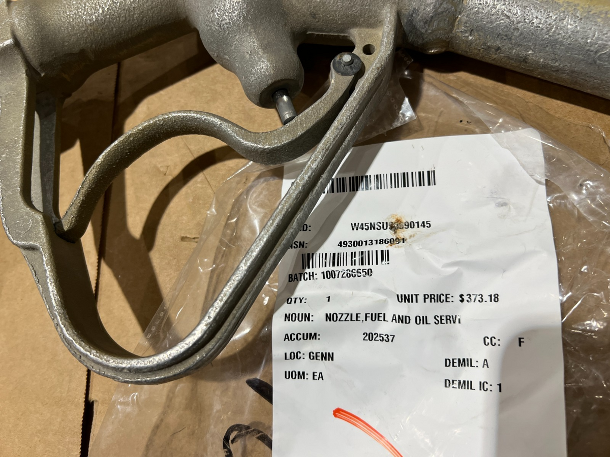 Oil Servicing Nozzle 1853750 NSN 4930-01-318-6091 - photo 4