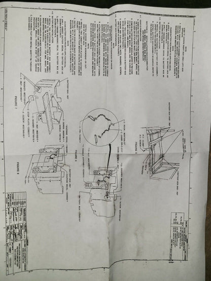 NOS Plastic Battery Box Kit - 6160-01-318-0763 12375366 M35A2 M813 M939 M544