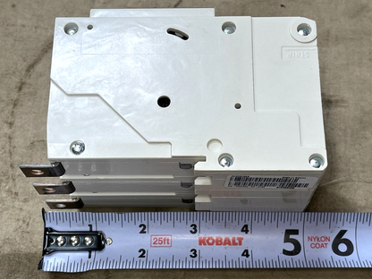 SIEMENS NGB3B125B TYPE NGB 3-POLE 600VAC MAX. 125A MOLDED CASE CIRCUIT BREAKER