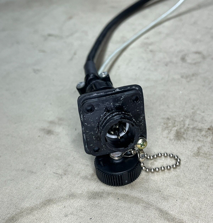 ELECTRICAL RECEPTACLE CONNECTOR 206430-1 4-PIN 600V 150V 5935-01-074-9032 NOS