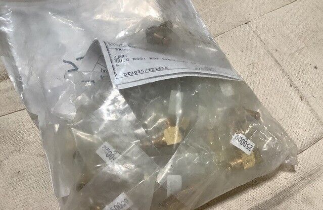 (1) MTVR OSHKOSH 4HA885 PIPE TO TUBE ELBOW 5/16"-24 FITS MILITARY MK23 TRUCK