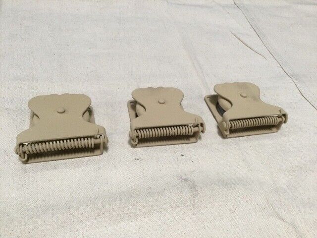 (1) MRAP MMPV BAE MILITARY TRAILER ELECTRICAL SOCKET CONNECTOR COVER CAP 24V