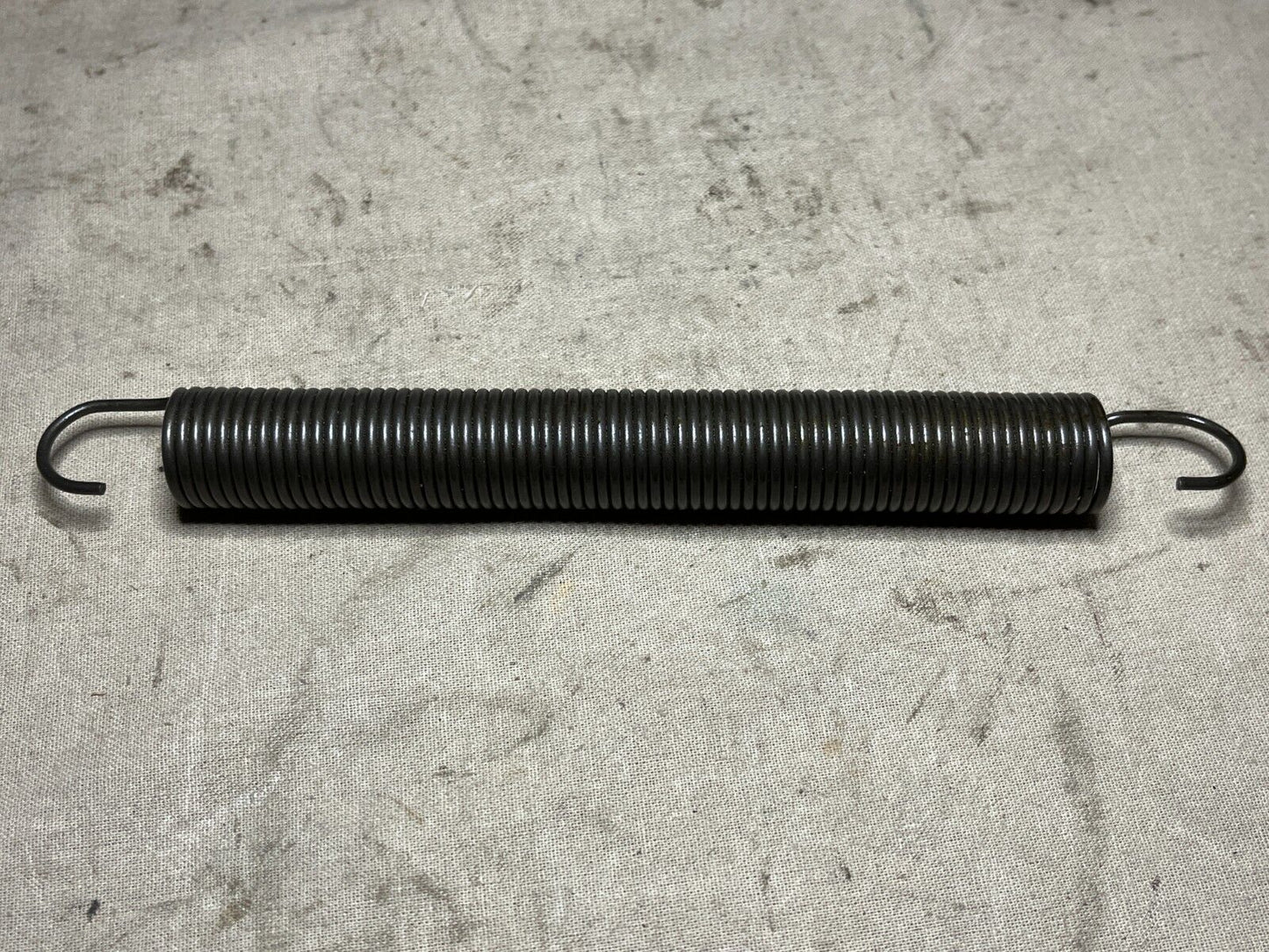 M939 M-916A1, M-915 SERIES 10938295 EXTENSION HELICAL SPRING 5360-00-941-8684