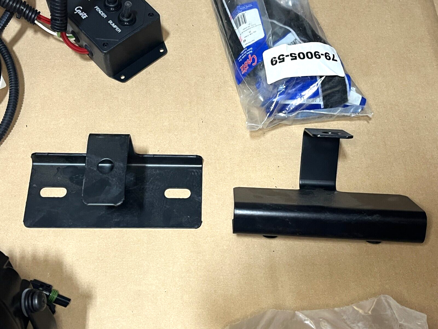 GROTE TRILLIANT VEHICLE LIGHTING 6 LIGHT PARTS KIT 82680-5 6220-01-562-9859