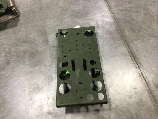 FIRE FIGHTING TRUCK OSHKOSH 4183775 MOUNTING BRACKET PANEL 5342-01-656-0843