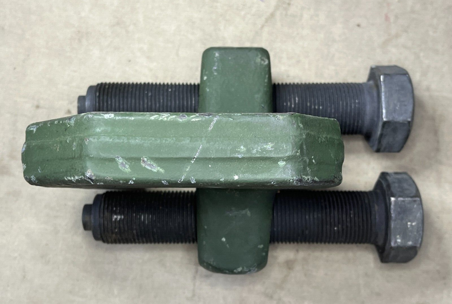 M109 HOWITZER TANK 10955156 HEAVY DUTY TRACK CONNECTOR PULLER 5120-00-918-0596