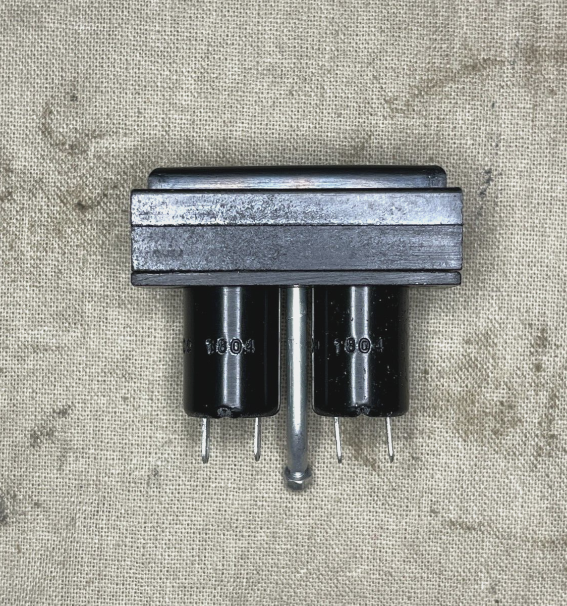 AIRCRAFT, PROWLER EA-6B L20050B52AC INDICATOR LIGHT L20050B-52 6210-00-418-6289