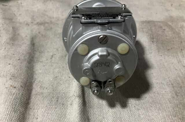 POWHATAN CLASS T-ATF 166 TACHOMETER GENERATOR 6 AC 750-9906000 6680-00-524-9895
