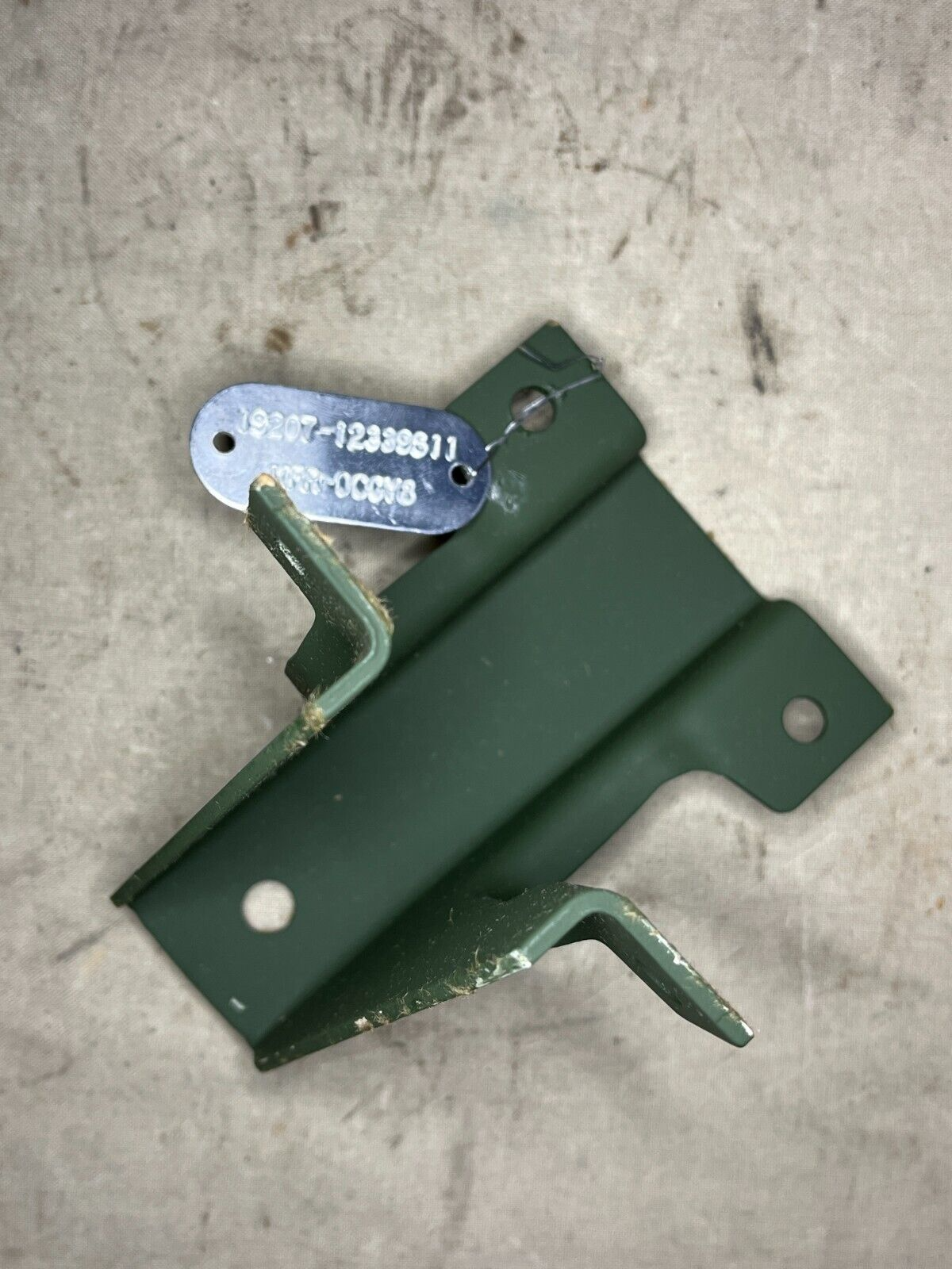 M998 HMMWV HUMVEE 12339611 DOOR GAS SPRING MOUNTING BRACKET 5340-01-197-2716