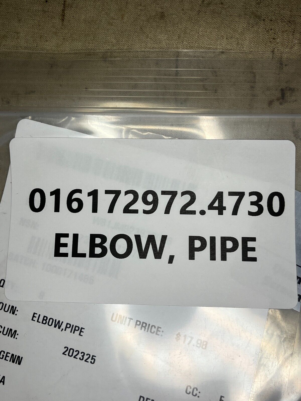 PIPE ELBOW 9/16''-18 X 1/4, 3/8 MALE 520''-19 CC-0009697 4730-01-617-2972 NOS