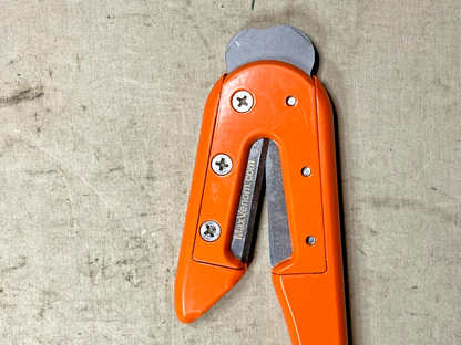 MAXVENOM V-SHAPE CUTTING,  HEAVU DUTY SEAT BELT RESCUE KNIFE JCUTTER