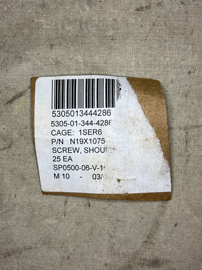 MRAP BUFFALO MK2A2, M1070 TRUCK N19X1075 SCREW SHOULDER 5305-01-344-4286 NOS