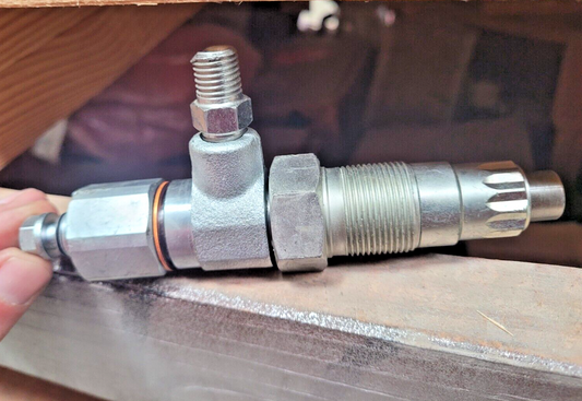 FUEL INJECTOR NOZZLE ISUZU C-240PW-28 YALE-HYSTER MEP804 ENGINE 2910-01-361-0616