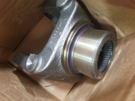 M915 M916 LET Yoke, Universal Joint 17NYS32-99	17NYS32-99	17NYS32-56	17N-4-6371