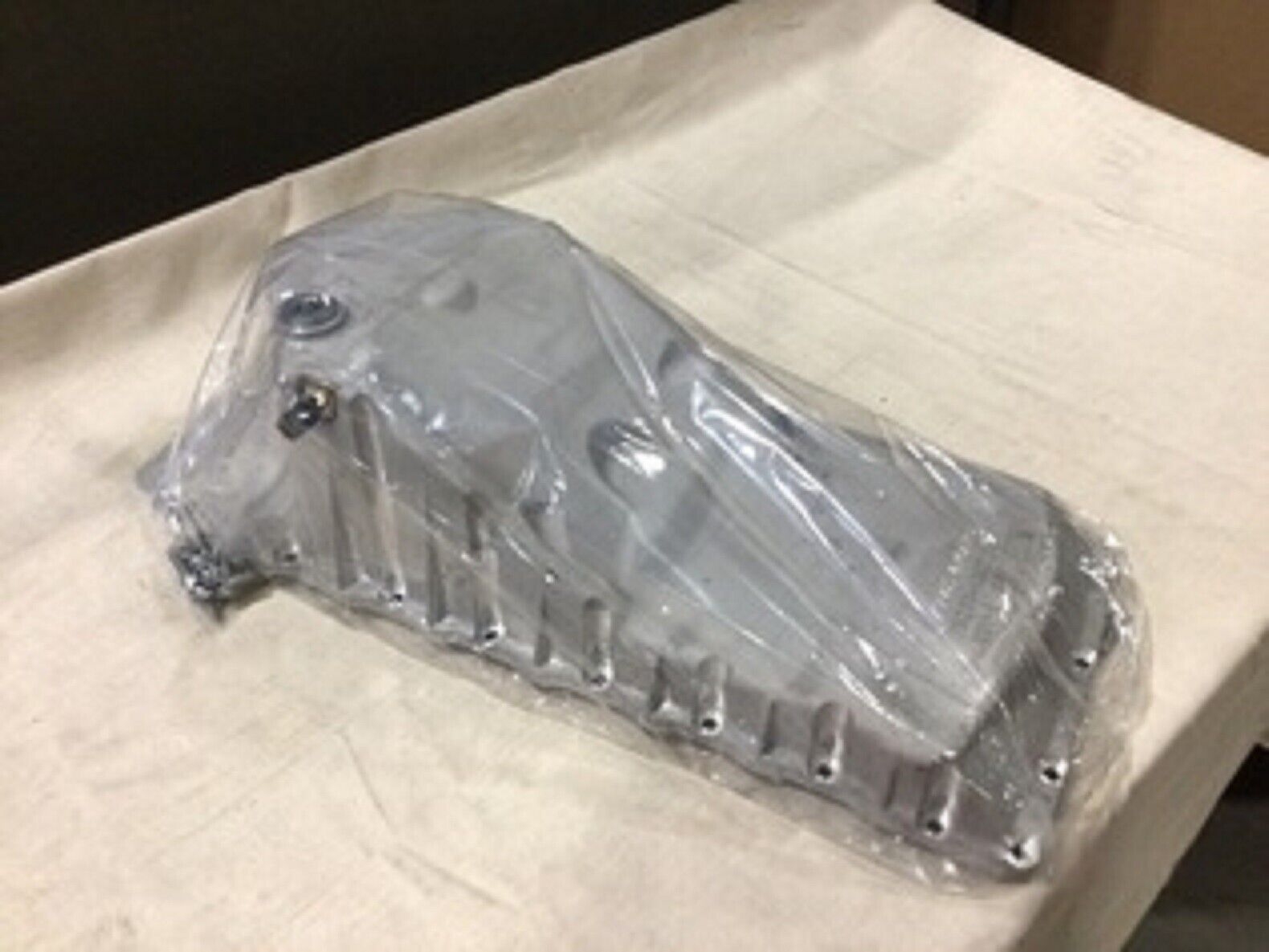 JOINT LIGHT TACTICAL VEHICLE OSHKOSH DEFENSE OIL PAN 4247186 2815-01-671-3408