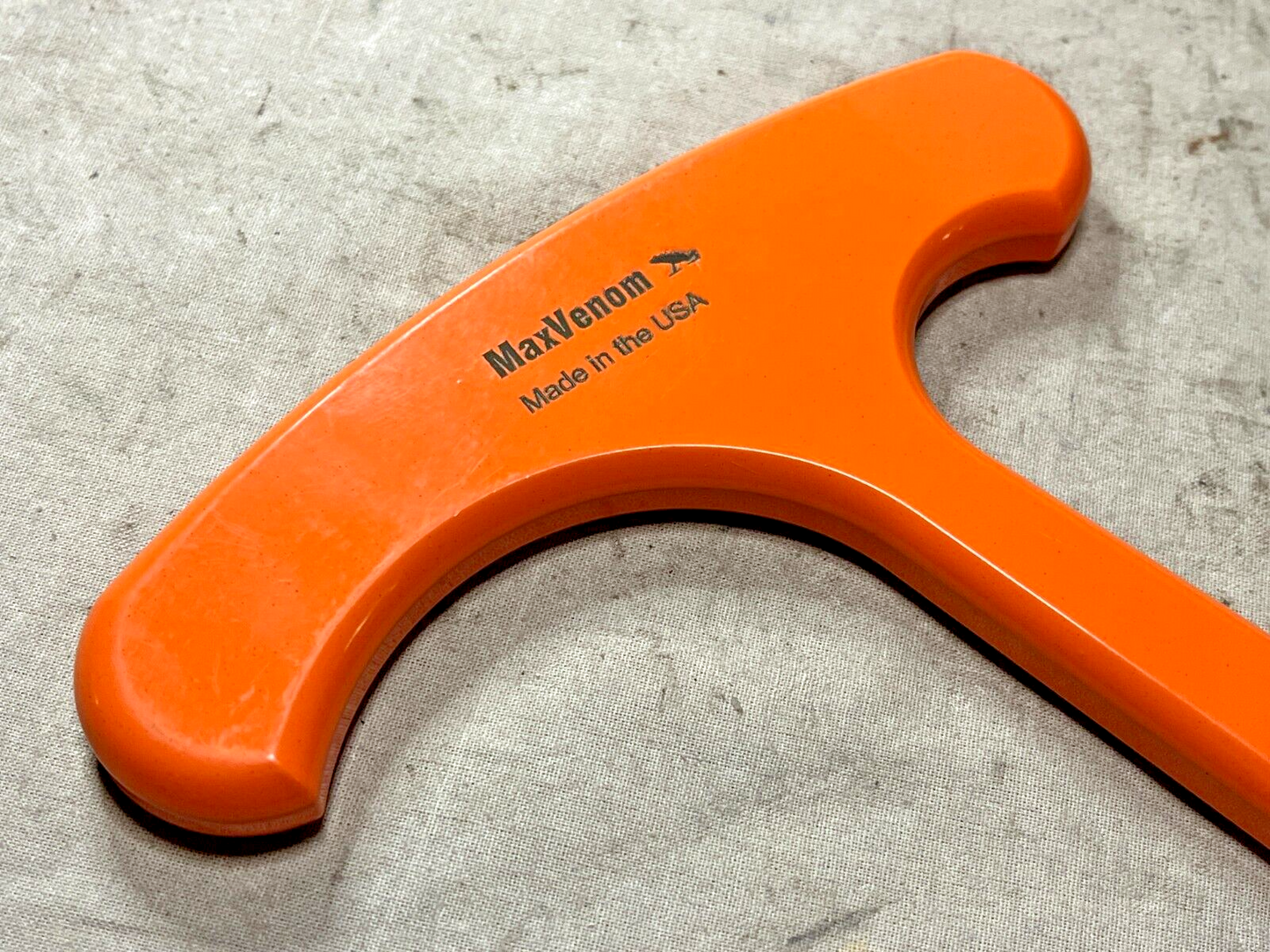 MAXVENOM V-SHAPE CUTTING,  HEAVU DUTY SEAT BELT RESCUE KNIFE JCUTTER
