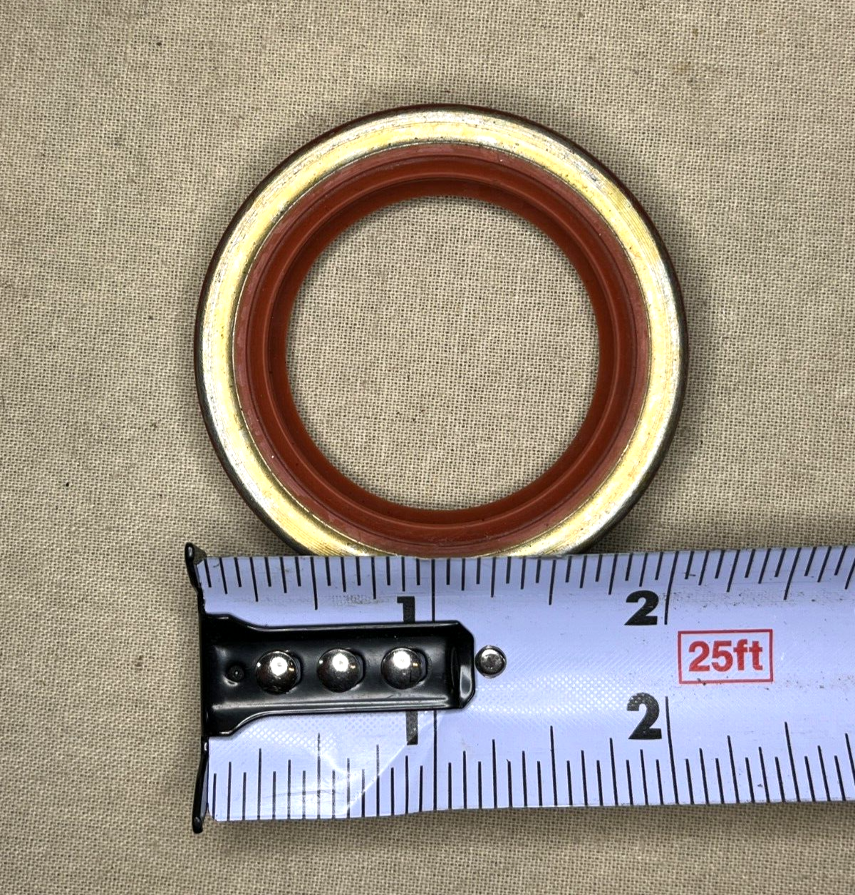 M548 & M548A1 6 TON CARRIER PLAIN ENCASED SEAL 10946817 470394 5330-00-758-7209