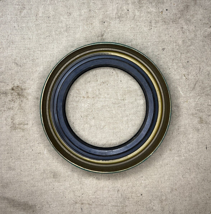 NEW M998 HMMWV AM GENERAL 5714224 FRONT PLAIN ENCASED OIL SEAL 5330-01-413-3713