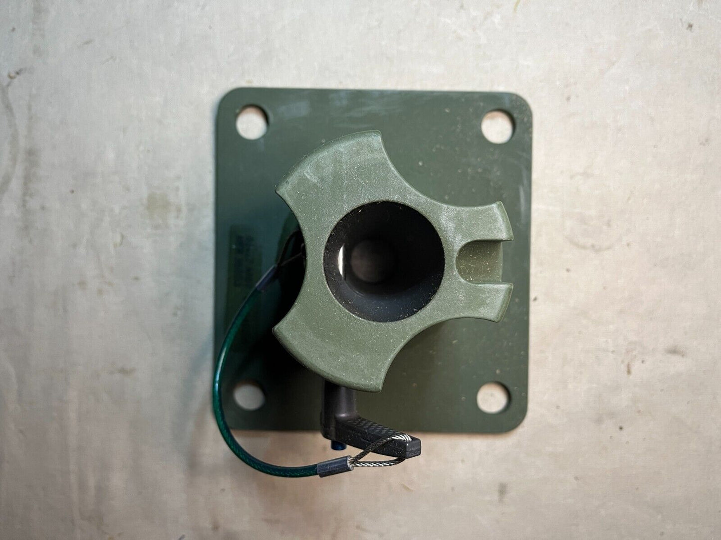 MILITARY STRYKER FOV LS1045056 PINTLE REAR DOOR ASSY 200A0100 2590-01-549-7932