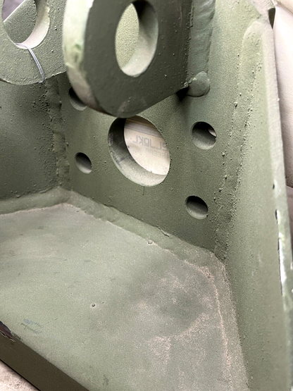 TX51-19M FORKLIFT TEREX 09.4697.0002 MOUNTING BRACKET 3216J110 2510-01-495-6842