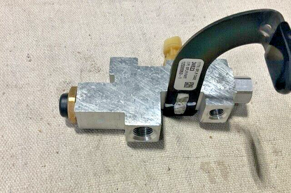 HMMWV M998 12339353-1 FLUID PRESSURE REGULATING VALVE 6000025 4820-01-359-9489