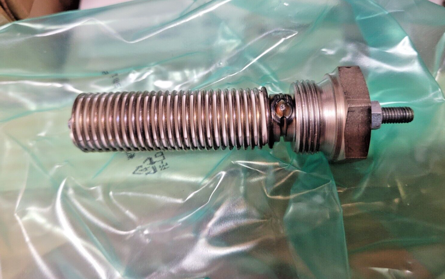 DEUTZ GLOW PLUG 2920-01-609-6228 FLATRACK REFUELER-117-9017 Heil MK2500