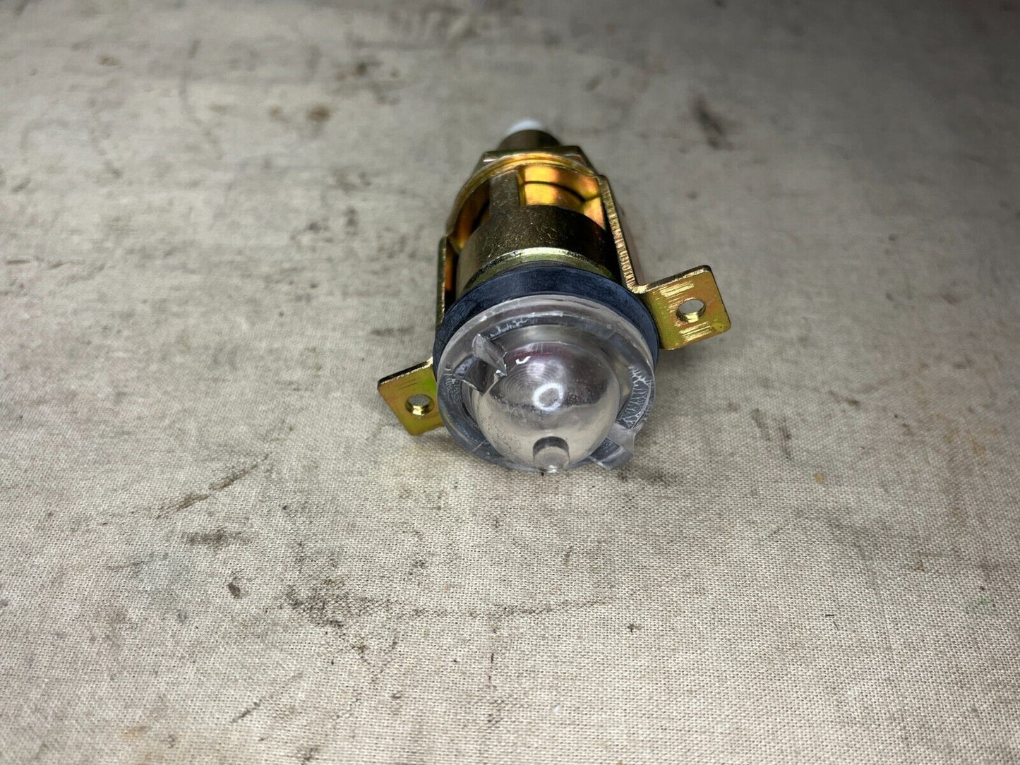 M939, M35, M992 7971111 DASH LAMP INDICATOR WHITE LIGHT LOW AIR 6210-00-635-5686