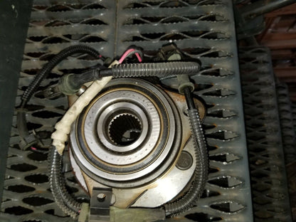 95-02 FORD EXPLORER MOUNTAINEER 4X4 FRONT HUB OEM F5TZ1104A