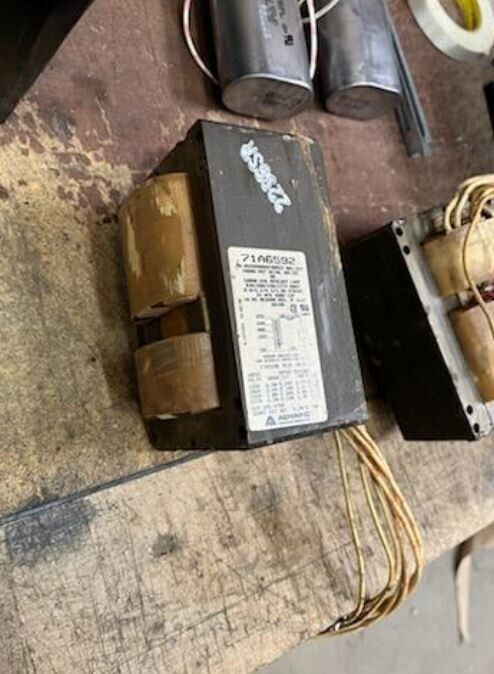 Universal M1000MLTAC5M Metal Halide Ballast Kit 1000W M47 120-277V