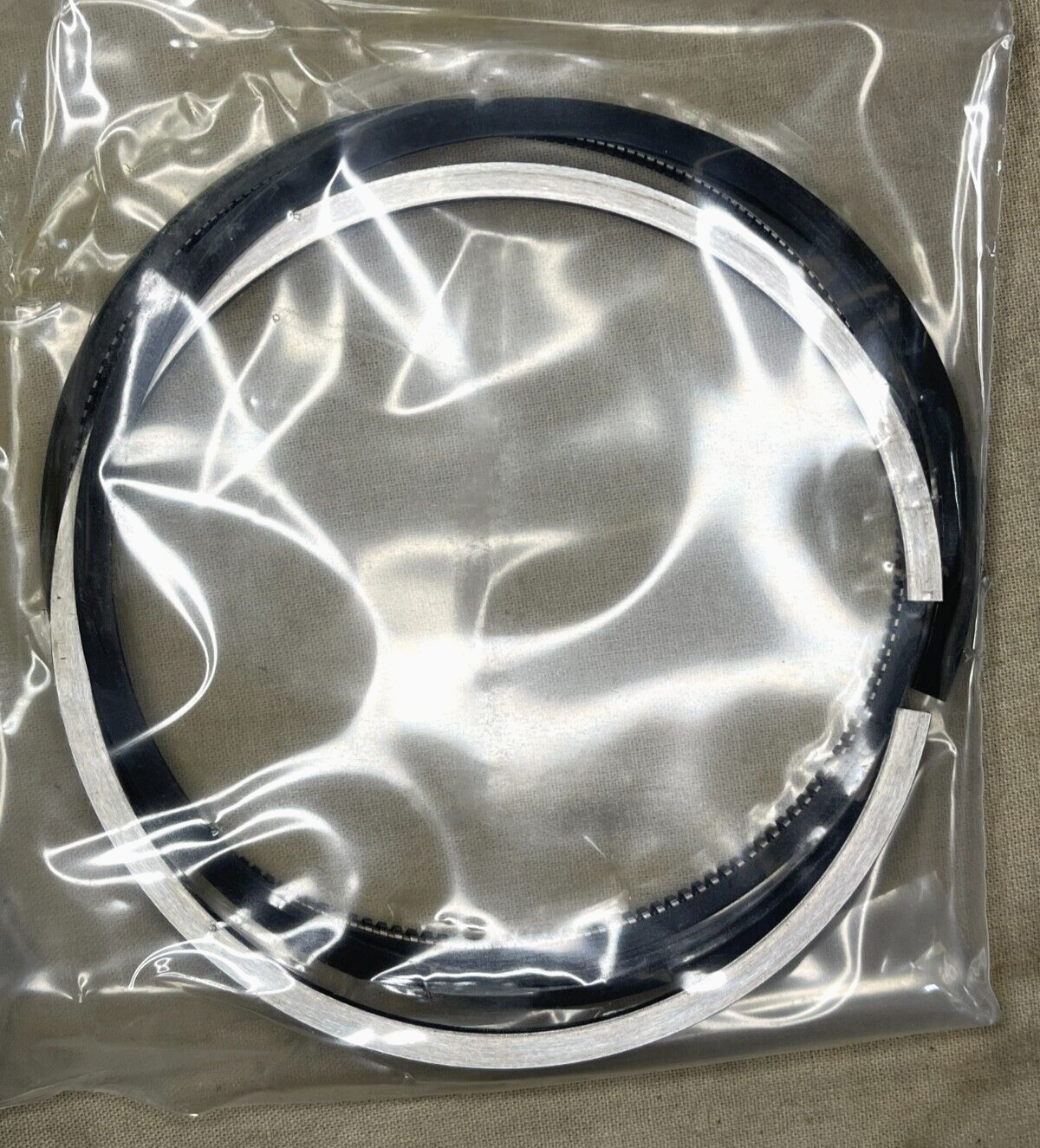 GENUINE CUMMINS 4089460 4BT 3.9 QSB PISTON RING SET STD 2815-01-539-7327