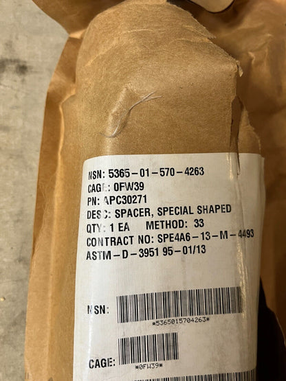 FMTV BAE SYSTEM APC30271 SPECIAL SHAPED SPACER LATCH HANDLE 5365-01-570-4263 NOS