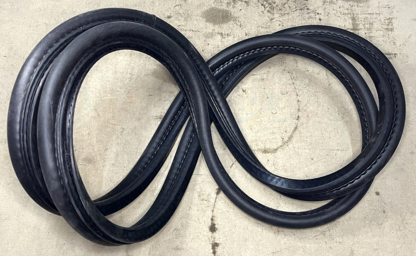 MRAP-M-ATV 6440391-01M1 NONMETALLIC SPECIAL SHAPED TRIM SEAL 5330-01-585-7713