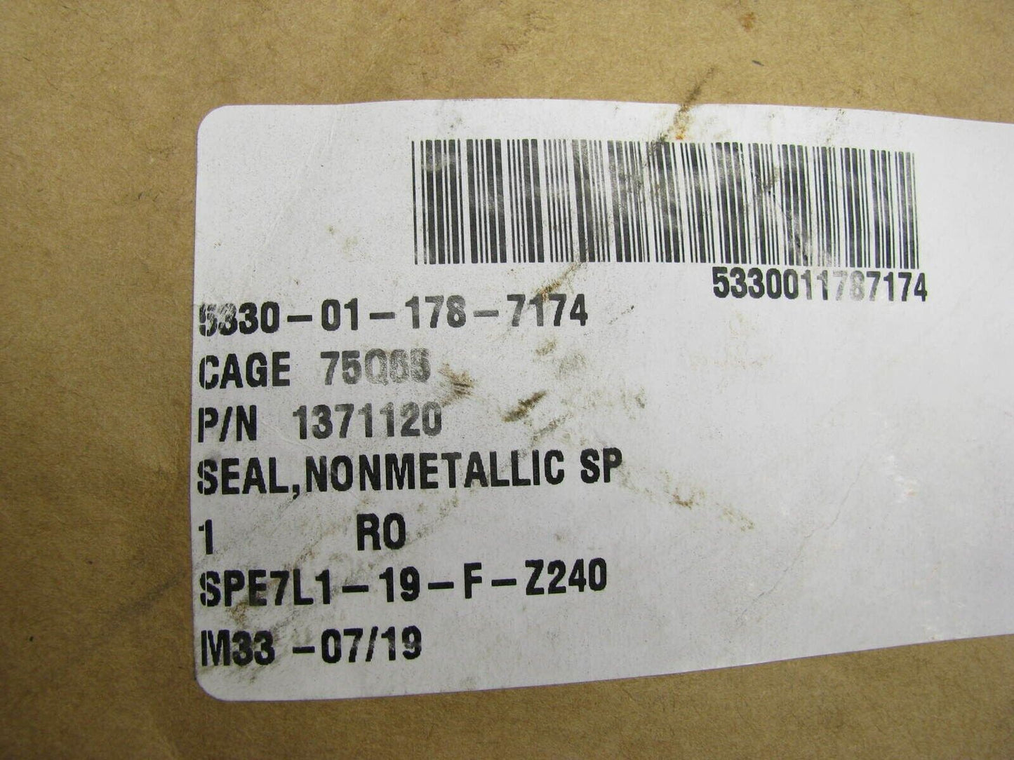 OSHKOSH MTVR 7 TON 1371120 WINDSHIELD GASKET WEATHERSTRIP SEAL 5330-01-178-7174
