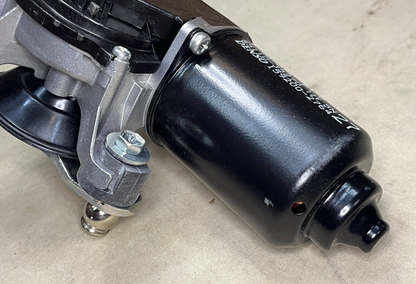 GENUINE OEM TOYOTA DENSO 85110-35270 MOTOR ASSEMBLY FRONT WINDSHIELD WIPER